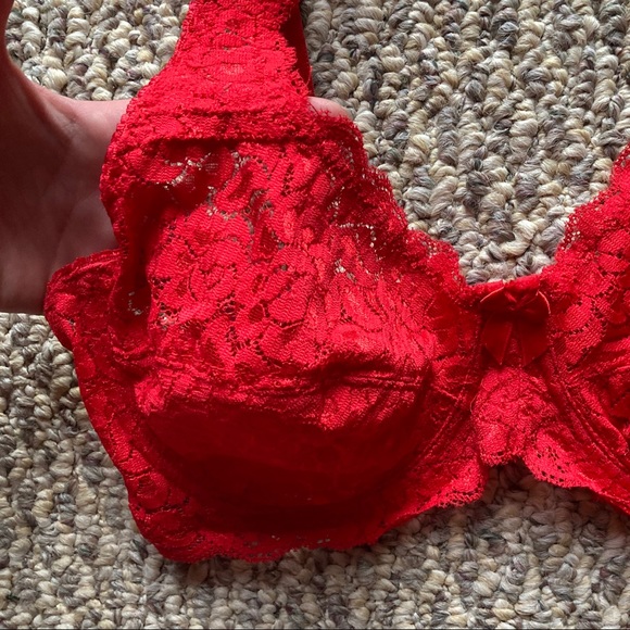 NWOT Red Lace Bra - Picture 2 of 4